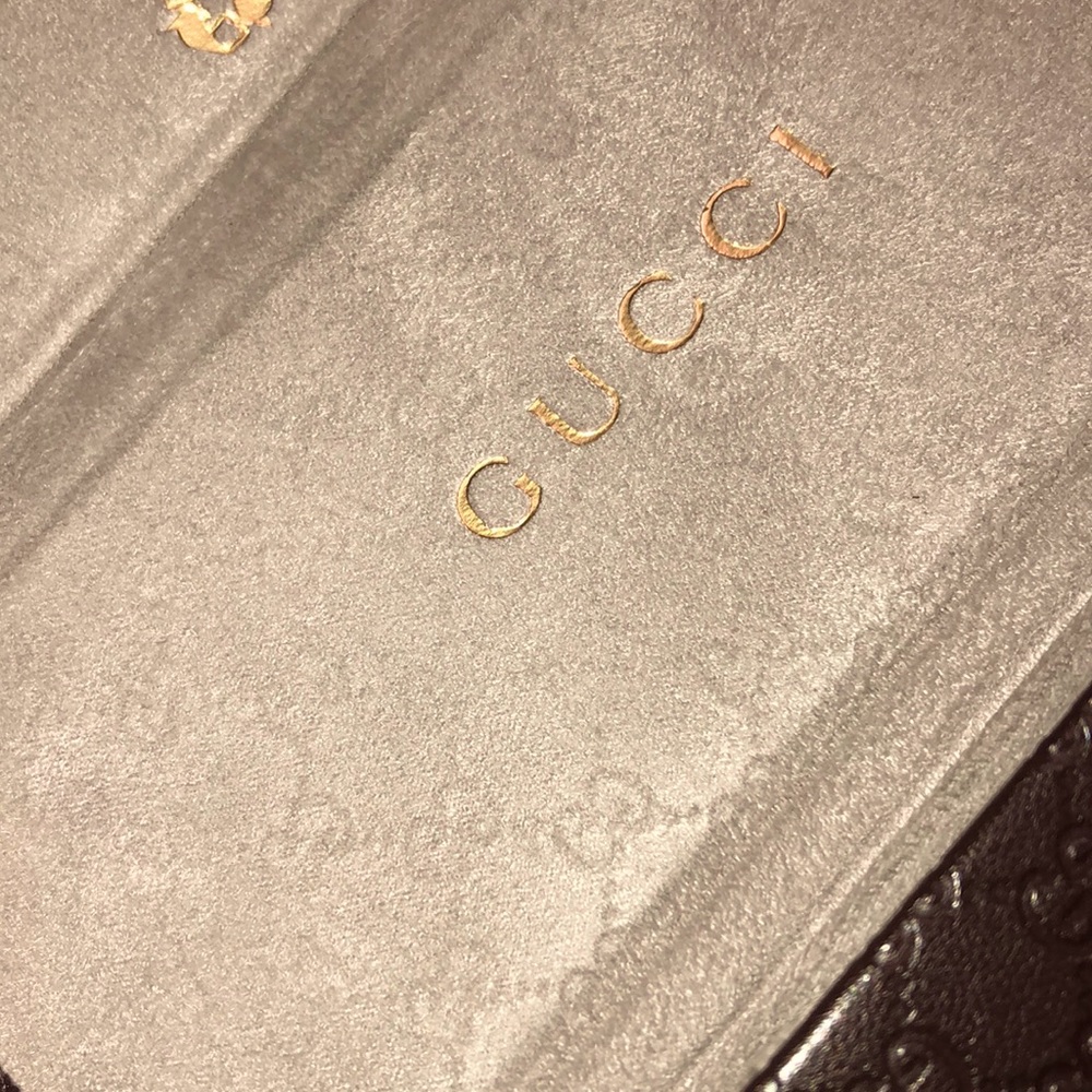 Gucci - Picture 2 of 3